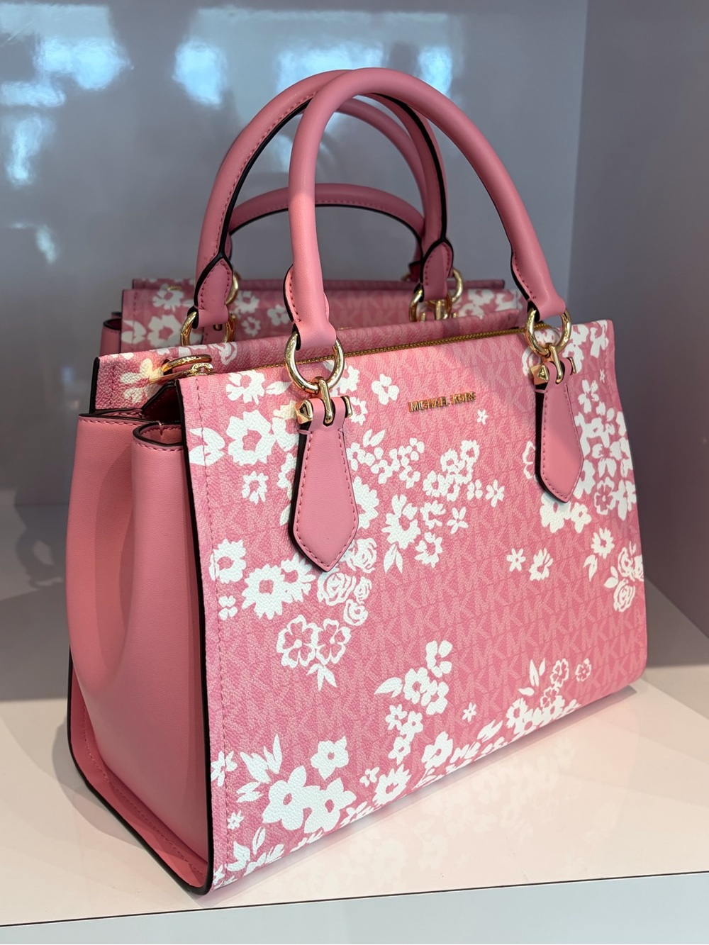 MICHAEL KORS Marilyn Medium Printed Signature Logo Satchel Crossbody
Carnation - Picture 5 of 12